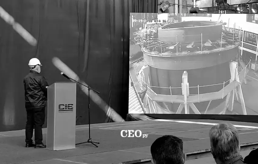 Planta industrial de CIE en Luque durante la visita de autoridades nacionales para la presentación de componentes fabricados para Yacyretá.